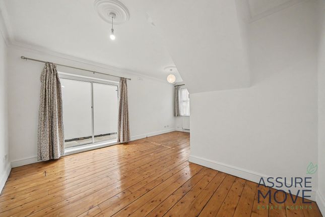 33 Ravenstone Road, London photo 4