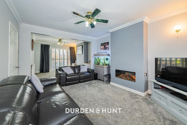 64 Doncaster Way, Upminster photo 3