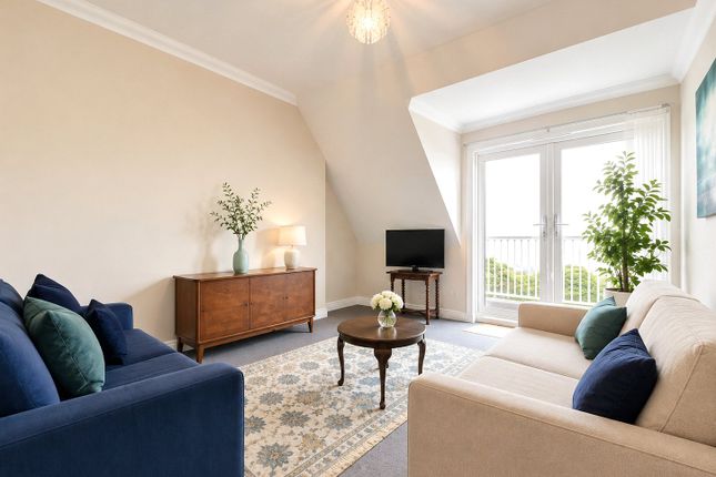 Flat 11, Highcliffe Hall, 16, Eastern Esplanade, Kent photo 3