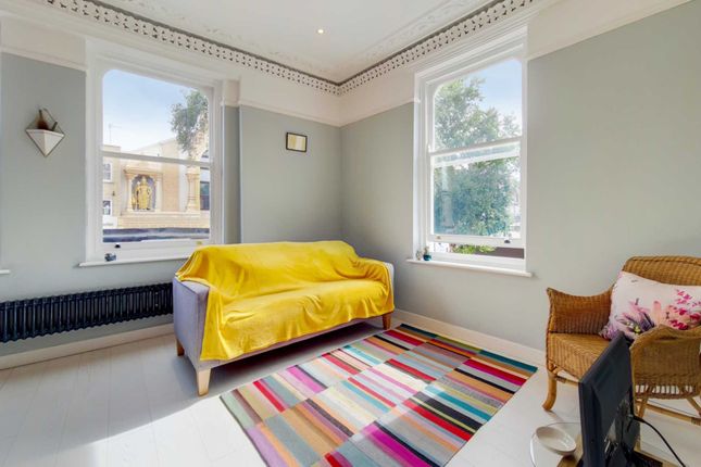 Flat for sale in Archway Road, Highgate