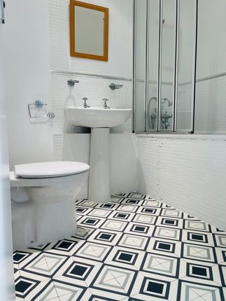 6, Curran Close, Uxbridge photo 5