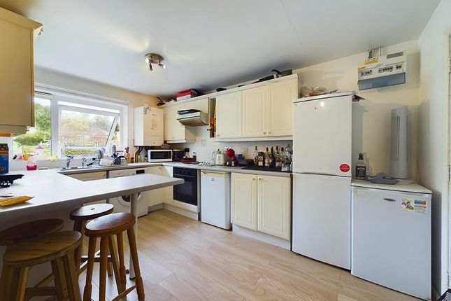 Thumbnail Flat to rent in Woolford Close, Winchester