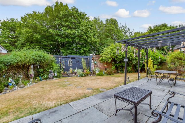 12, Crabtree Close, West Malling photo 2