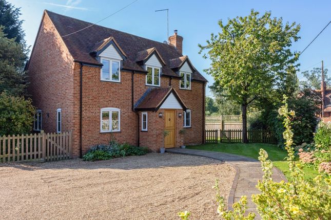 Thumbnail Cottage to rent in School Lane, Marlow