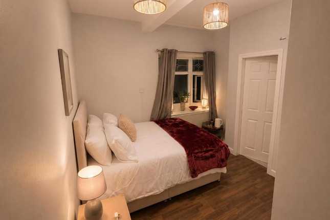 36 Mauldeth Road, Manchester photo 3