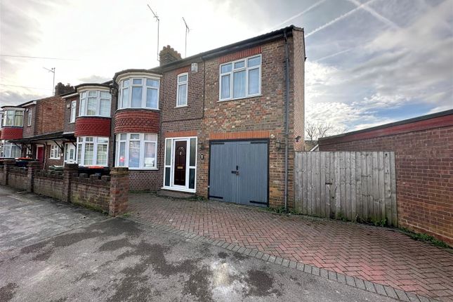 Thumbnail End terrace house to rent in Park Road, Dunstable