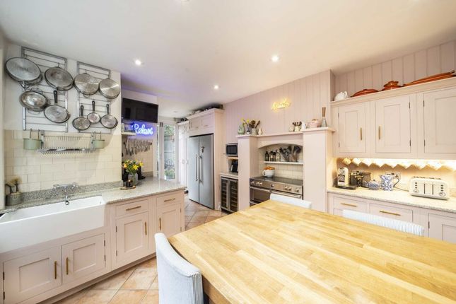 Semi-detached house for sale in Pinfold Road, London