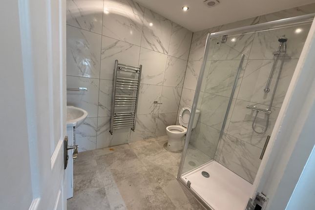 Bowrons Avenue, Wembley photo 4