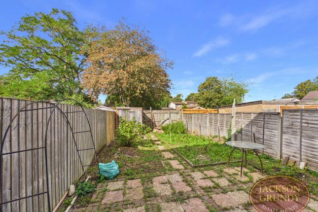 24, Hopmeadow Court, Northampton photo 2