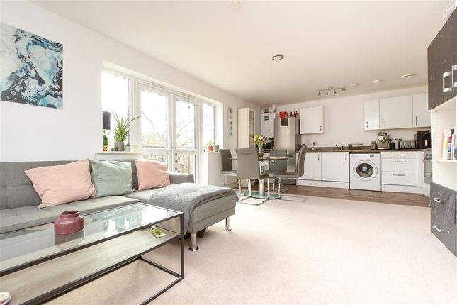 Kitchen Lounge/Dining Area