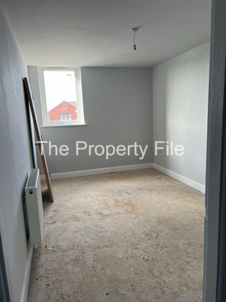 Flat to rent in Sutherland Street, Manchester