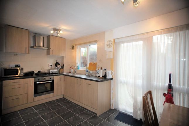 1 Rowlands Close, London photo 5