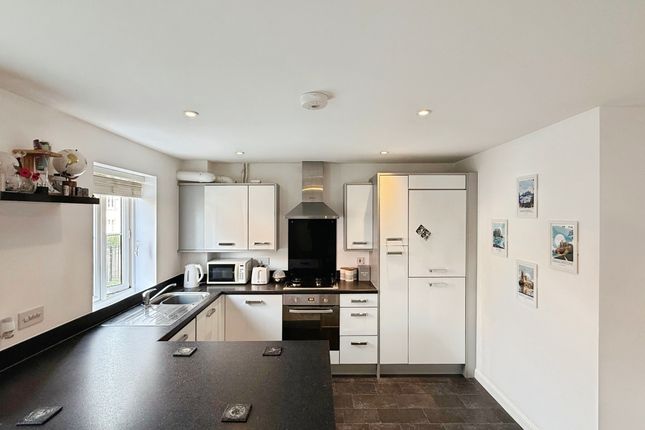 29 Latimer Close, Bristol photo 4