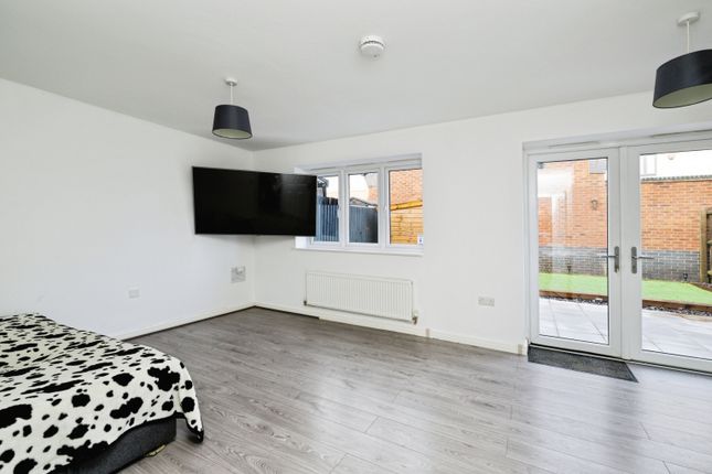 17, Furlong Close, Corby photo 3
