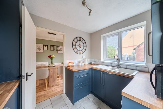17, Windsor Close, Lincoln photo 3