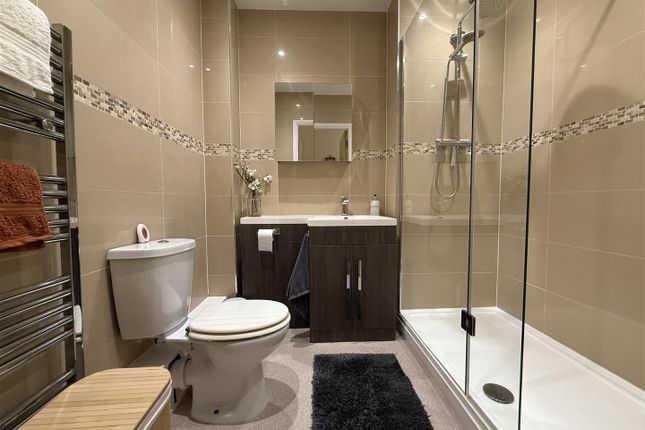5 Woodlands Park, Walnut Close, Hyde photo 4