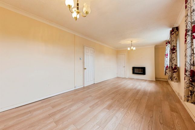 19, Bourne Road Estate, Grantham photo 3