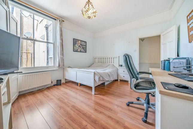Maisonette to rent in Durnsford Road, Southfields, London