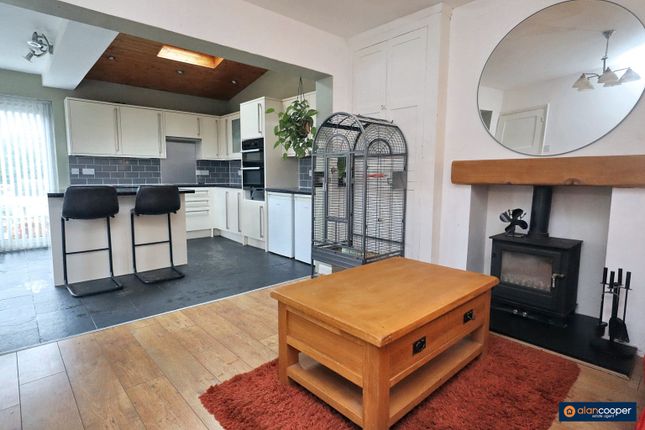 10 Olton Place, Nuneaton, Warwickshire photo 4
