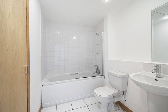 Thumbnail Flat to rent in Iron Works, Tower Hamlets, London