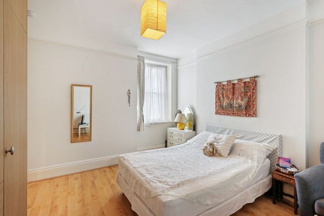 5, College Court, Queen Caroline Street, London photo 4
