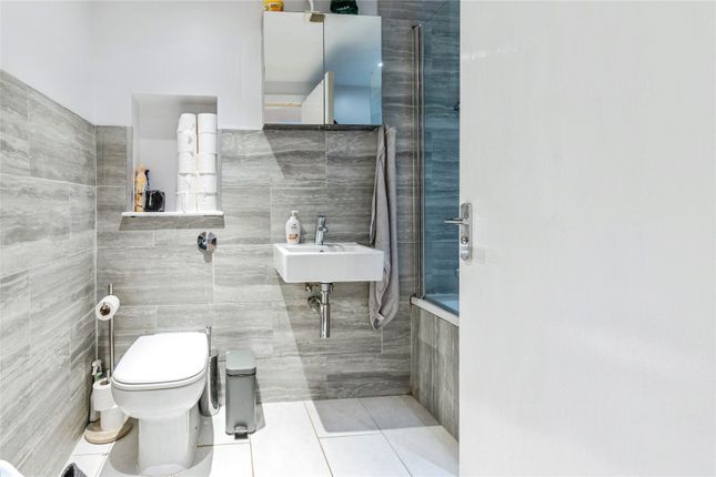 30 Wharfside Apartments,, Prospect Terrace, Greater Manchester photo 4