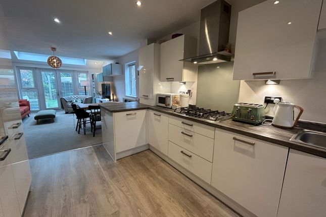 8 Feather Stitch Road, Manchester photo 4