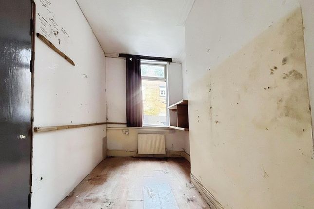 56, Owlerton Green, Sheffield photo 5