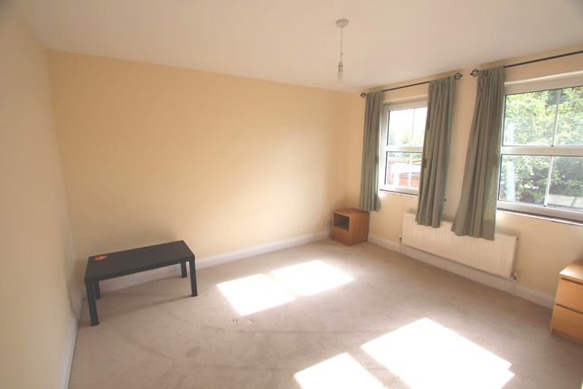 45L, Cranes Park, Surbiton photo 2