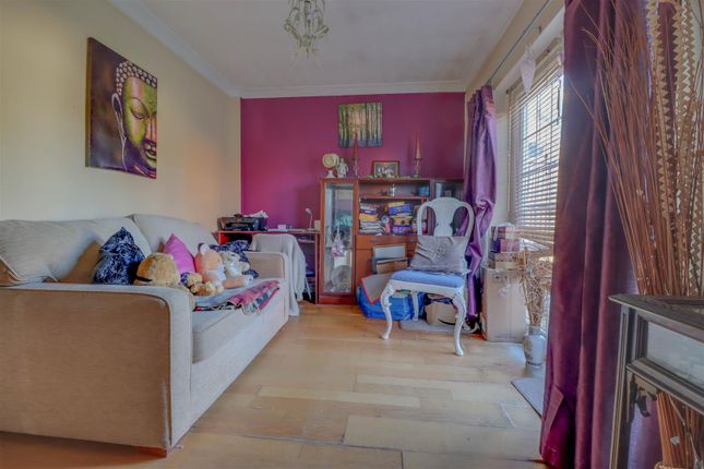 Semi-detached house for sale in Leasway, Wickford