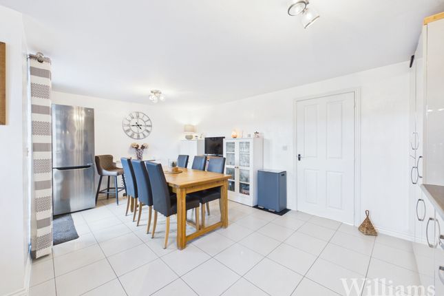 51 Nicholas Charles Crescent, Aylesbury photo 2