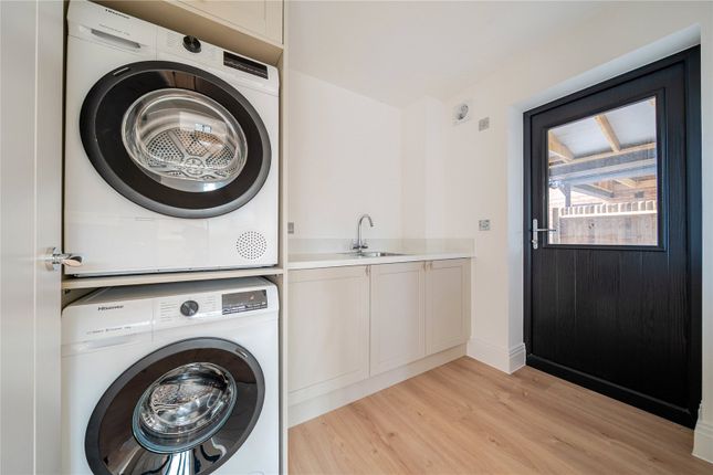 6, Poppy Lane, Camberley photo 4