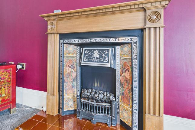 6 Holm Street, Carluke photo 3