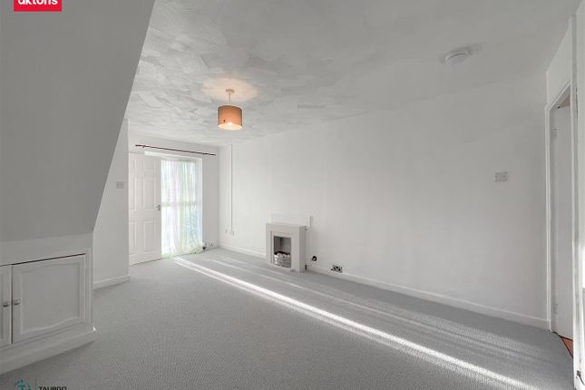 189, Pen Y Cae, Caerphilly photo 2