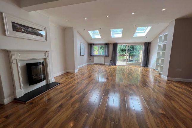 9, Vincent Drive, Shepperton photo 2