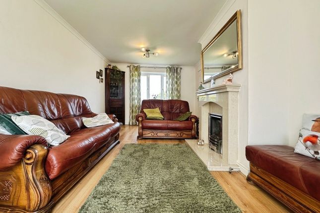9, Ringhills Road, Wolverhampton photo 4