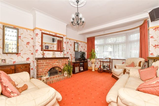 Elmhurst Drive, Hornchurch photo 4