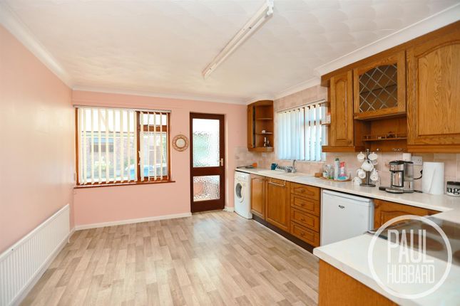 106, Crestview Drive, Lowestoft photo 4