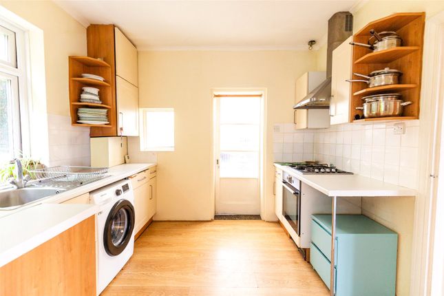 6, Walton Rise, Bristol photo 2