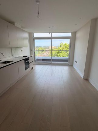 Flat 79G, Raffles House, 67 Brampton Grove, London photo 3