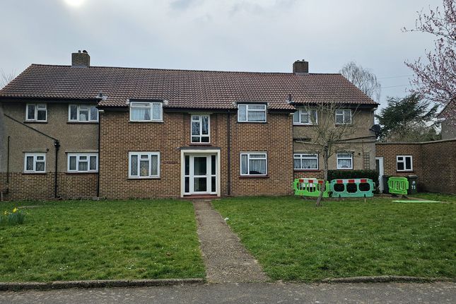 2-bed flat on 73, Grove Lane, Coulsdon, £250,000