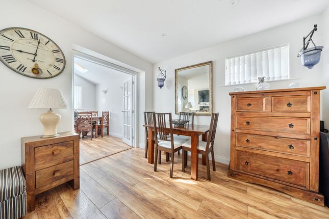 23A, ST. JOHNS DRIVE, Carterton photo 4