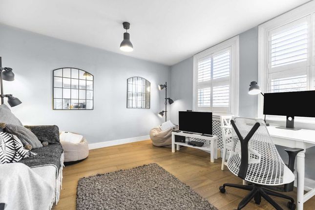 Thumbnail Flat for sale in Lower Mortlake Road, Richmond