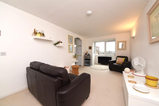 Flat for sale in Stokes Court, East Finchley