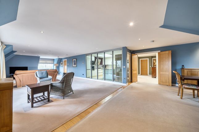 The Penthouse, 7, Sovereign House, Chislehurst photo 2
