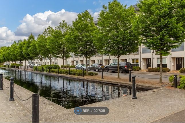 Canalside, Redhill photo 2