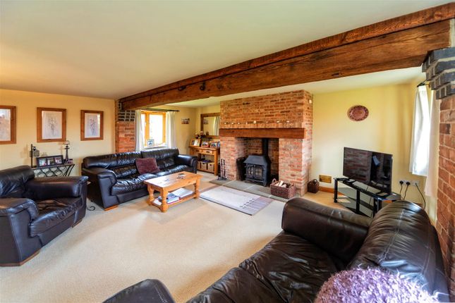 Barn conversion for sale in Foxhall Close, Norwell, Newark