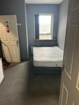 Thumbnail Room to rent in Cecil Avenue, Warmsworth, Doncaster