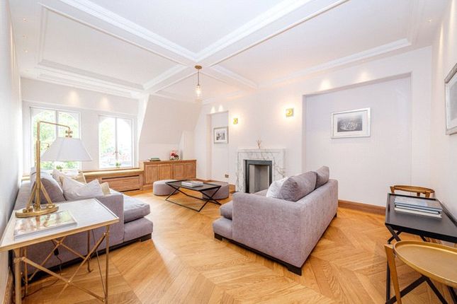 Thumbnail Flat for sale in North Terrace, London