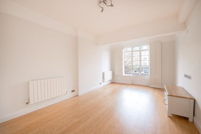 Flat to rent in Haverstock Hill, London